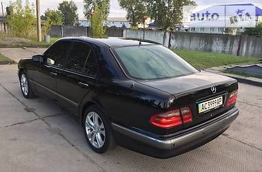 Седан Mercedes-Benz E-Class 2001 в Ковеле