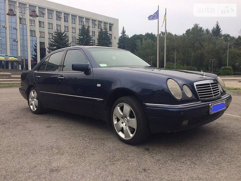 Седан Mercedes-Benz E-Class 1998 в Ровно