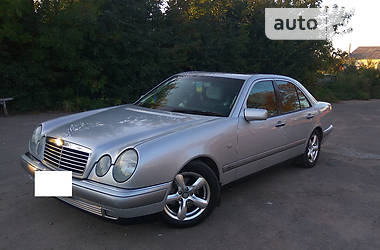 Седан Mercedes-Benz E-Class 2000 в Житомире