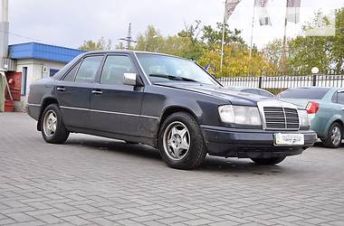 Седан Mercedes-Benz E-Class 1992 в Николаеве