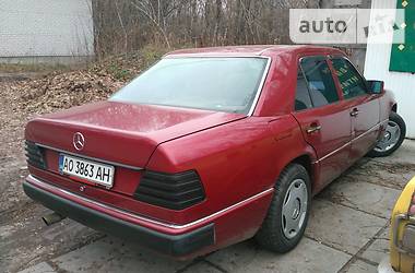 Седан Mercedes-Benz E-Class 1988 в Черкассах