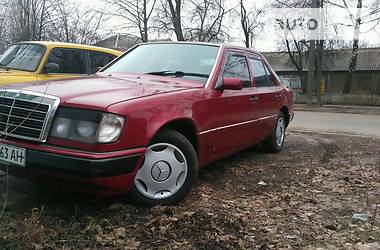 Седан Mercedes-Benz E-Class 1988 в Черкассах