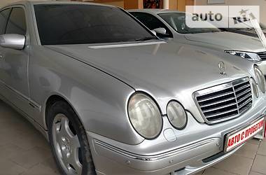 Седан Mercedes-Benz E-Class 2002 в Запорожье