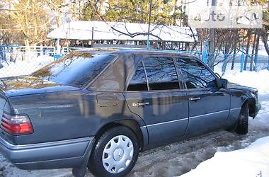 Седан Mercedes-Benz E-Class 1994 в Тернополе