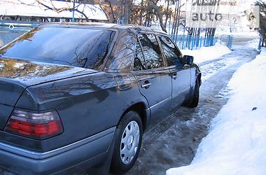 Седан Mercedes-Benz E-Class 1994 в Тернополе