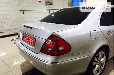 Седан Mercedes-Benz E-Class 2003 в Запорожье