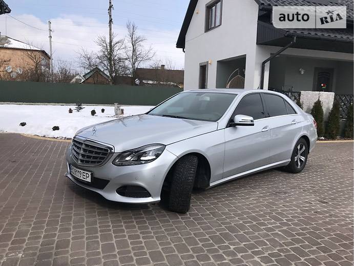 Седан Mercedes-Benz E-Class 2013 в Дубровице