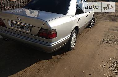 Седан Mercedes-Benz E-Class 1994 в Ужгороді