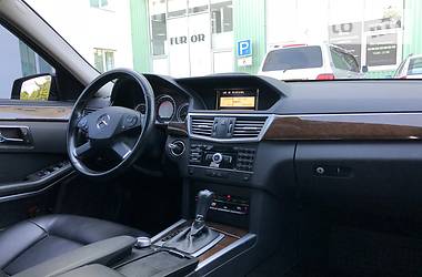 Седан Mercedes-Benz E-Class 2010 в Києві