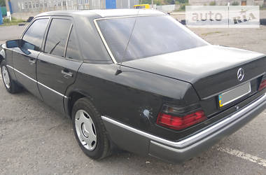 Седан Mercedes-Benz E-Class 1992 в Хмельницком