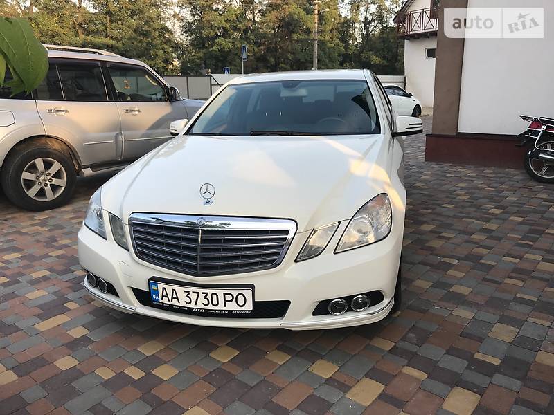 Седан Mercedes-Benz E-Class 2011 в Киеве