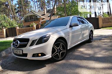 Седан Mercedes-Benz E-Class 2012 в Чернигове