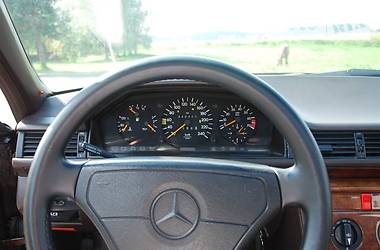 Седан Mercedes-Benz E-Class 1992 в Дрогобичі