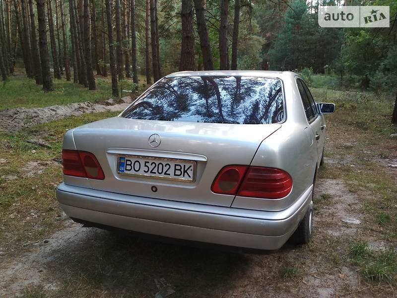 Седан Mercedes-Benz E-Class 1996 в Хмельницком