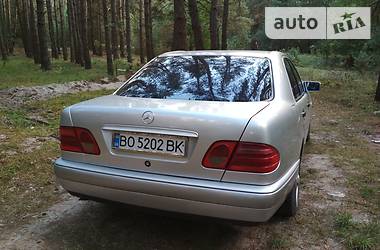 Седан Mercedes-Benz E-Class 1996 в Хмельницком