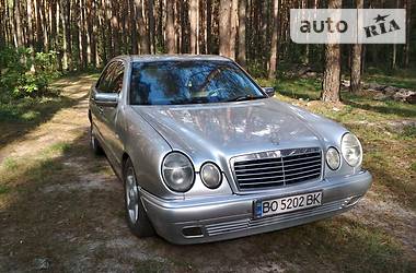 Седан Mercedes-Benz E-Class 1996 в Хмельницком