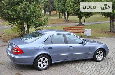 Седан Mercedes-Benz E-Class 2003 в Ровно