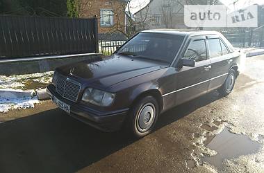 Седан Mercedes-Benz E-Class 1993 в Червонограді