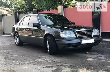 Седан Mercedes-Benz E-Class 1995 в Львове