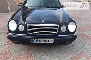 Седан Mercedes-Benz E-Class 1998 в Черкассах