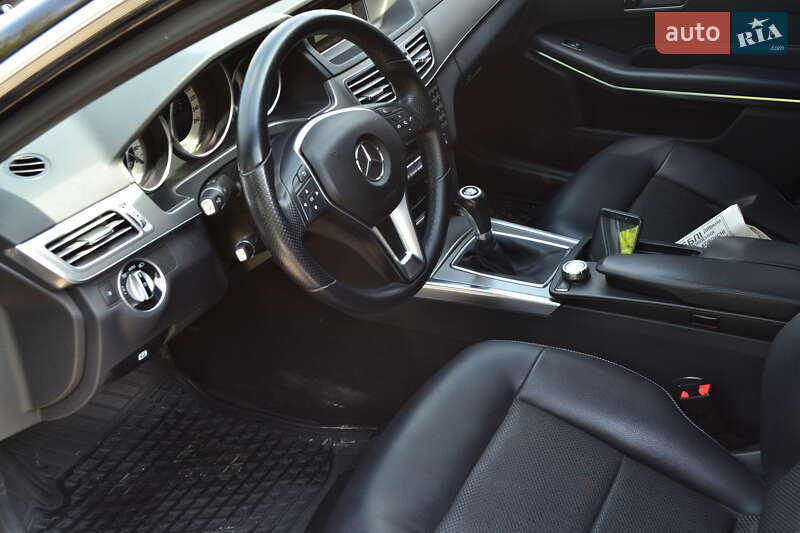 Седан Mercedes-Benz E-Class 2013 в Вінниці
