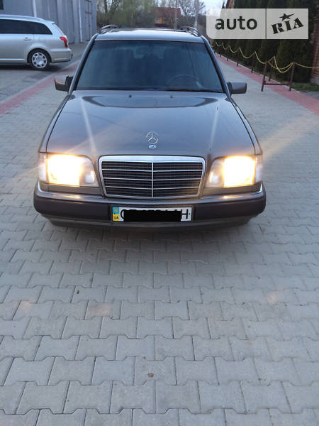 Універсал Mercedes-Benz E-Class 1994 в 
