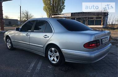 Седан Mercedes-Benz E-Class 2002 в 