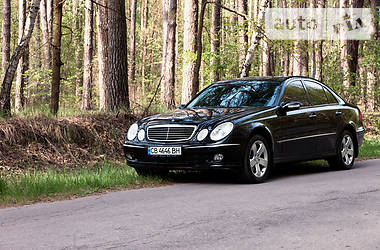 Седан Mercedes-Benz E-Class 2004 в Чернигове