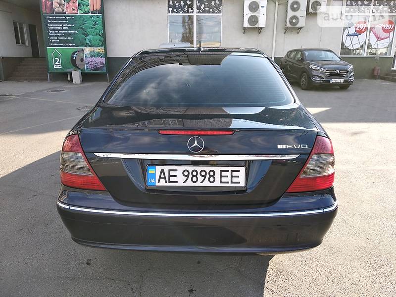 Седан Mercedes-Benz E-Class 2006 в Дніпрі