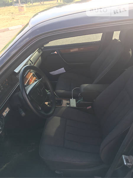 Седан Mercedes-Benz E-Class 1994 в Запоріжжі