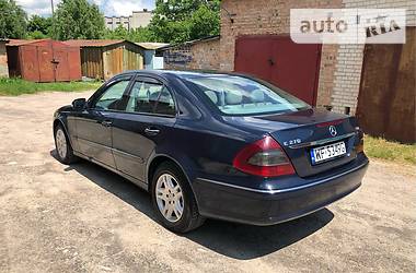 Седан Mercedes-Benz E-Class 2003 в Луцке