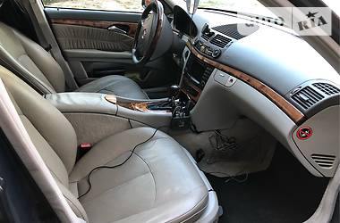 Седан Mercedes-Benz E-Class 2003 в Луцке