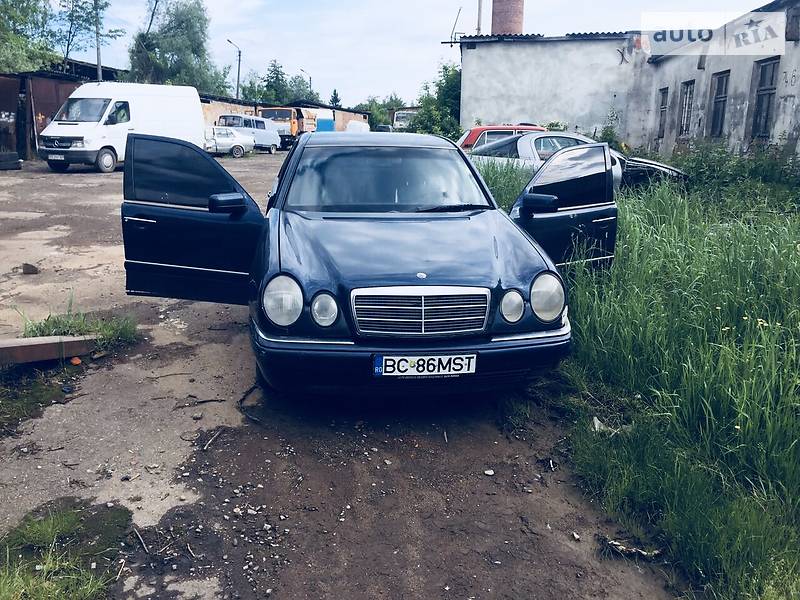 Седан Mercedes-Benz E-Class 1997 в Дрогобыче