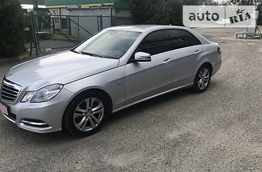 Седан Mercedes-Benz E-Class 2011 в Львове