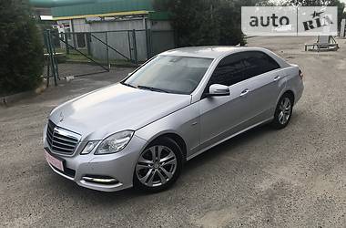 Седан Mercedes-Benz E-Class 2011 в Львове