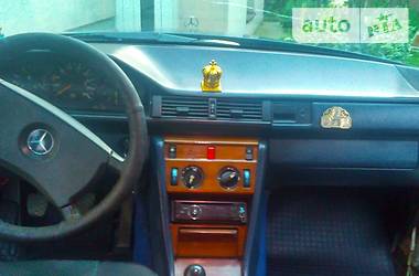 Седан Mercedes-Benz E-Class 1985 в 