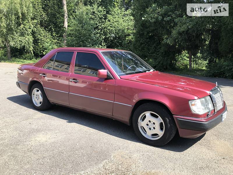 Седан Mercedes-Benz E-Class 1993 в Ужгороді фото 2 Седан Mercedes-Benz E-Class 1993 в Ужгороді