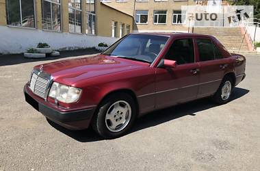 Седан Mercedes-Benz E-Class 1993 в 