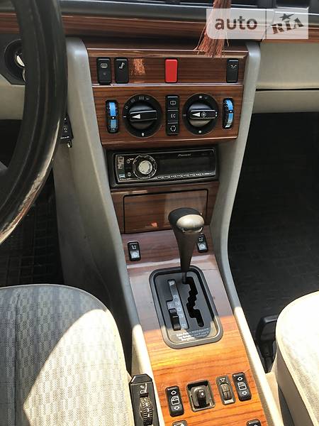 Седан Mercedes-Benz E-Class 1993 в Ужгороді фото 12 Седан Mercedes-Benz E-Class 1993 в Ужгороді