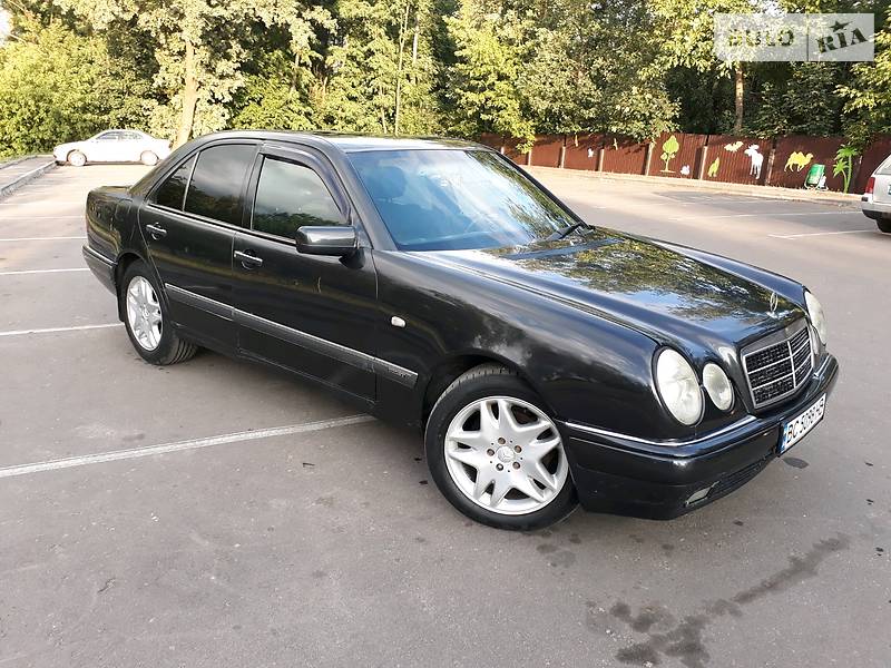 Седан Mercedes-Benz E-Class 1996 в Рівному