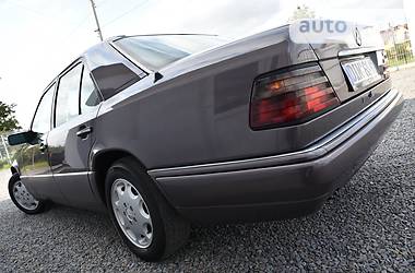 Седан Mercedes-Benz E-Class 1995 в Дрогобыче