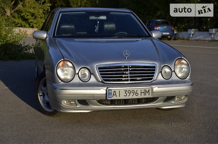 Седан Mercedes-Benz E-Class 2001 в Ржищеве