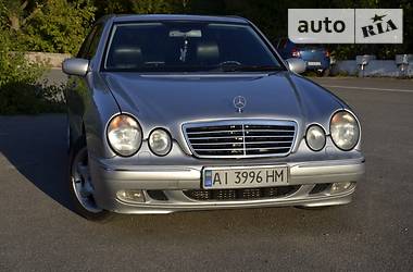 Седан Mercedes-Benz E-Class 2001 в Ржищеве