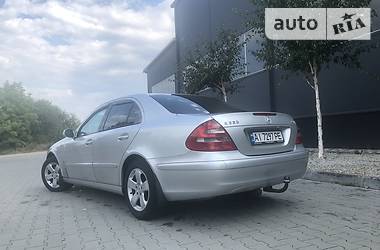 Седан Mercedes-Benz E-Class 2003 в 