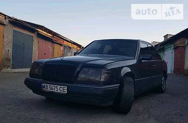 Седан Mercedes-Benz E-Class 1993 в Вінниці