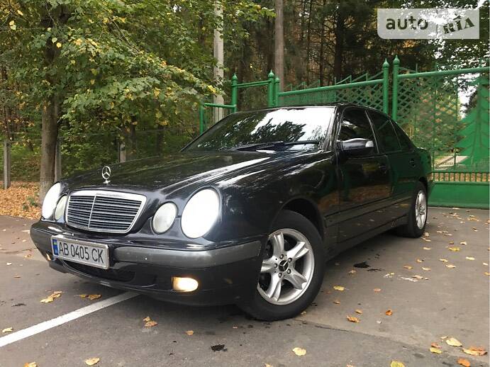 Седан Mercedes-Benz E-Class 2001 в Виннице