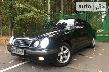 Седан Mercedes-Benz E-Class 2001 в Виннице