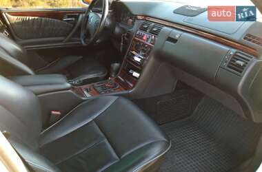 Седан Mercedes-Benz E-Class 1999 в 