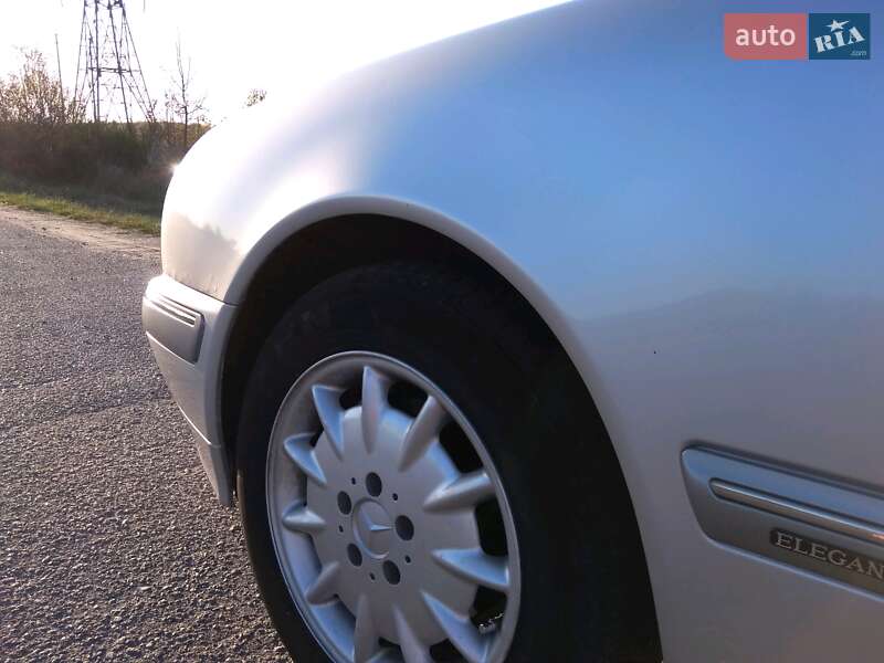 Седан Mercedes-Benz E-Class 1999 в Полонному