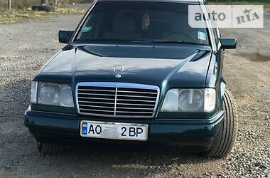 Хетчбек Mercedes-Benz E-Class 1994 в Іршаві